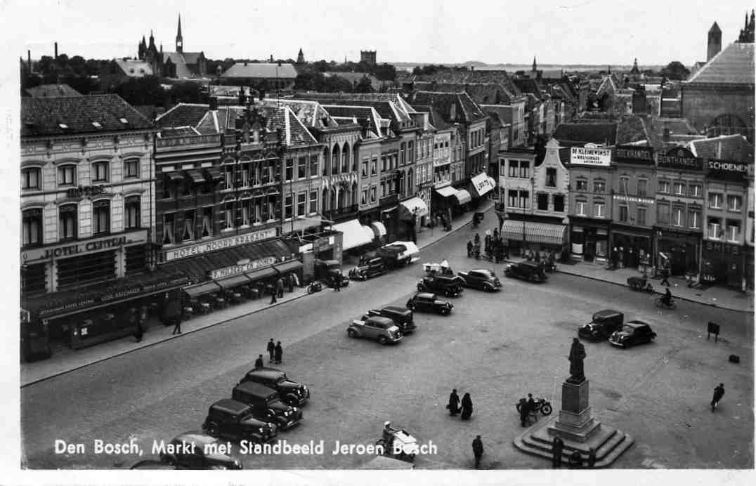 Deb Bosch,Markt met Standbeeld Jeroen Bosch"Deha" s-Hertogenbosch stDen Bosch 1953