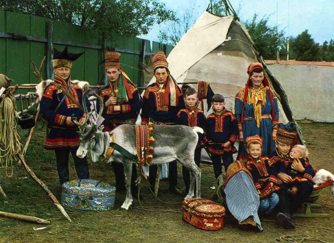 Anders Penta Same jakki med familie A; F 2598 5 fra 1966