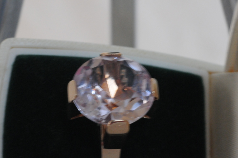 Gult gull ring med bleknet ametyst 16mm verditakst 4700kr