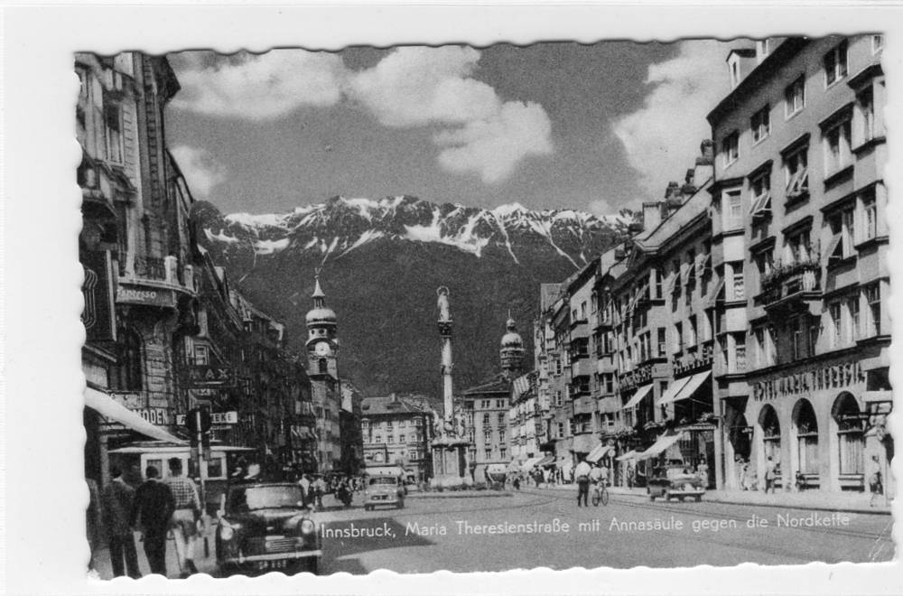 Innsbruck maria theresienstrasse mit Annasaule gegen die Nordkette Tiroler 1044