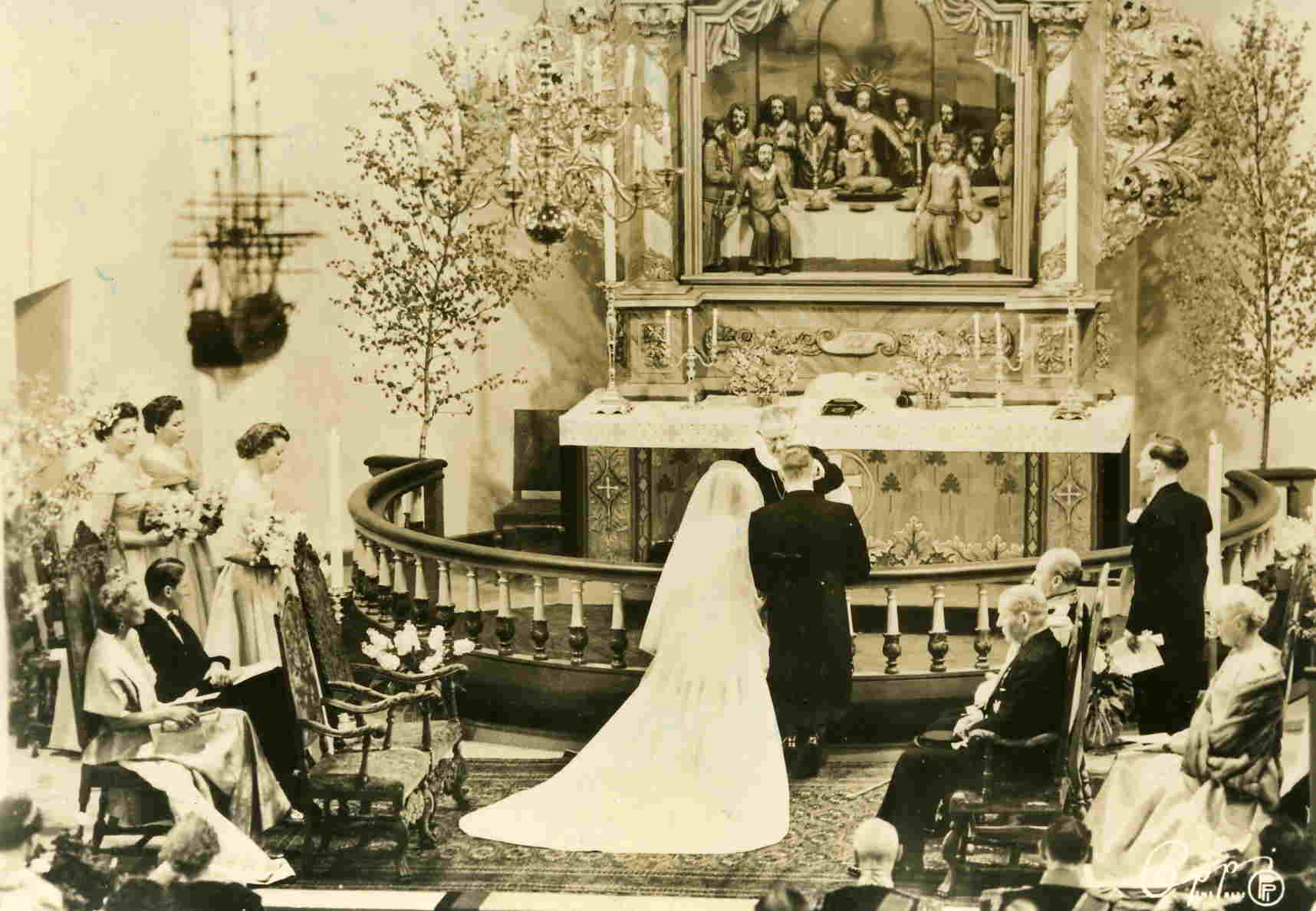 Asker kirke.Prinsesse Ragnhild og Erling Lorenztens bryllup 1953.Eberh
