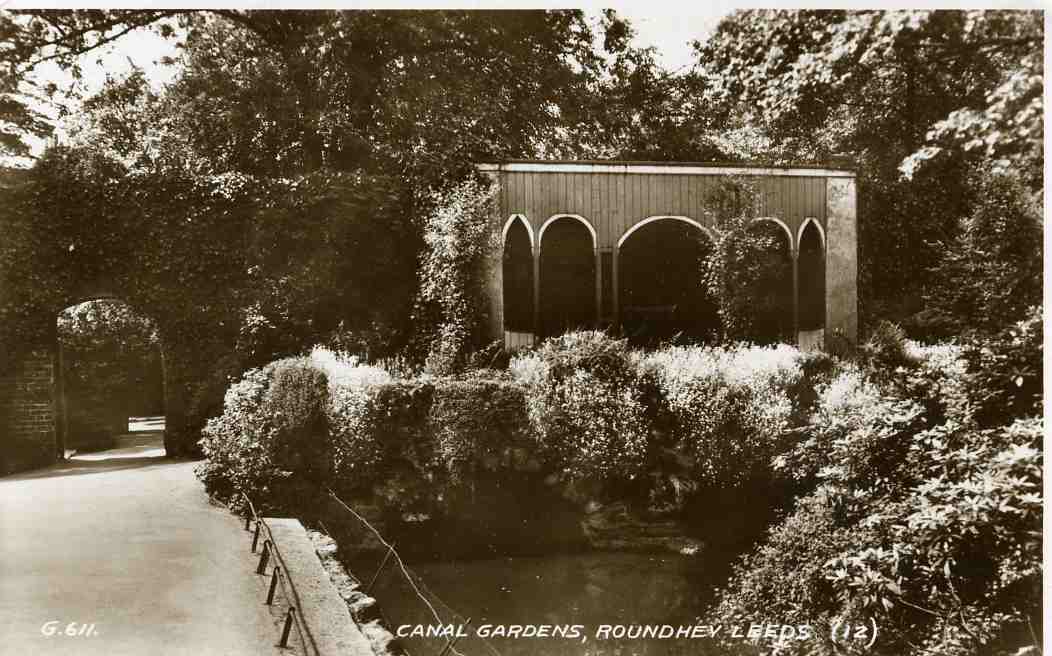 Canal gardens Roundhev Leeds (12) GGII st York road 1935 Valentine