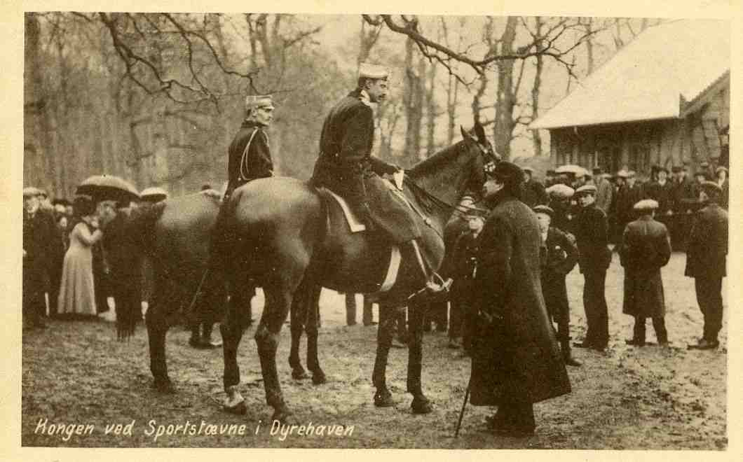 Kongen ved sportsstevne i dyrehagen  H Damgaard