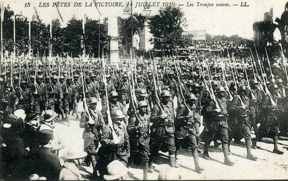 15 Les fetes 1919 Les troupes noire LL