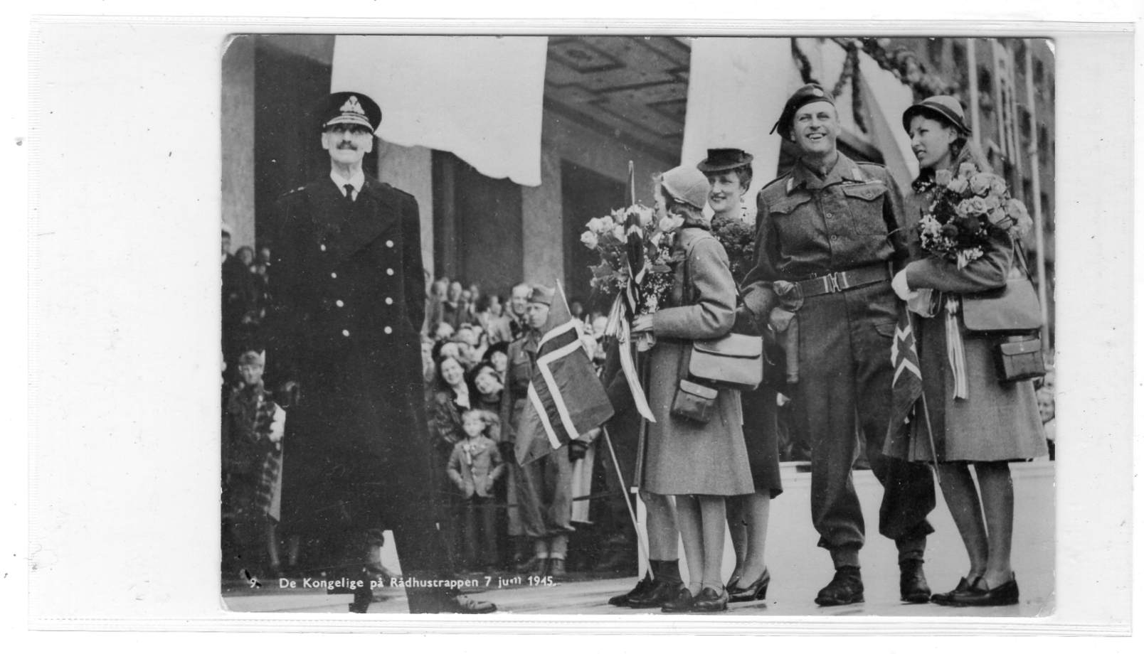 De kongelige på rådhustrappen 7 juni 1945 Normann