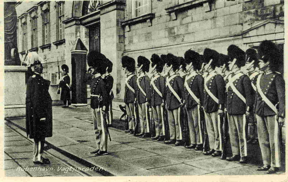 Kbh Vagtparaden 1947 R Olsen St Esbjerg