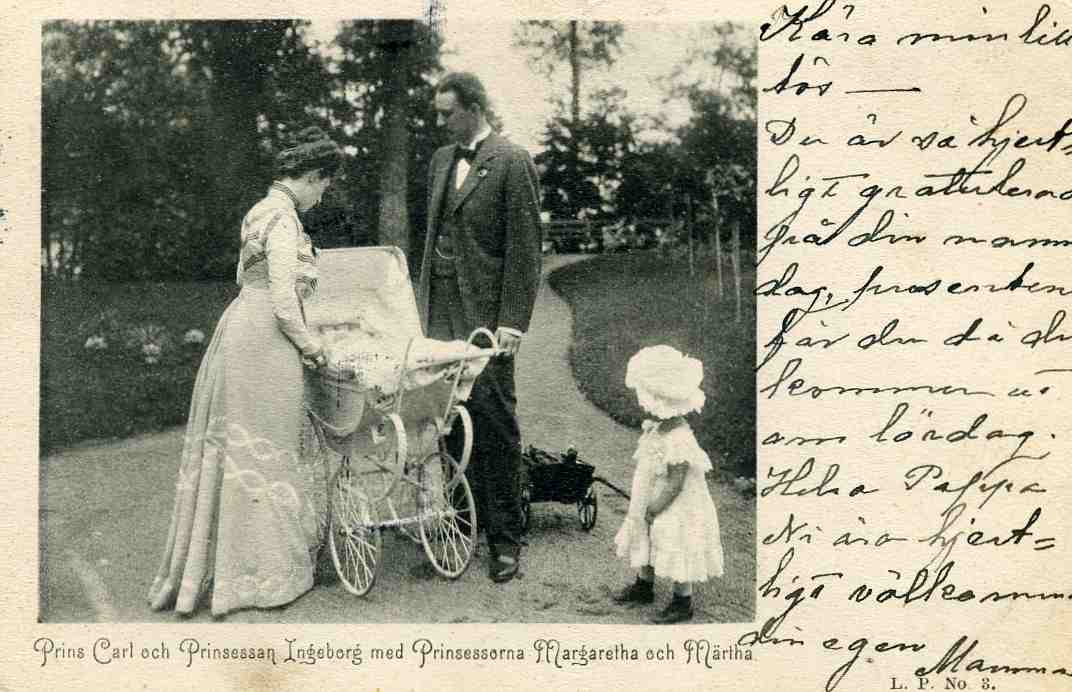 Prins Carl og prinsessen Ingeborg med prinsessene Margaretha og Martha LP no3 st Vaxholm 1902