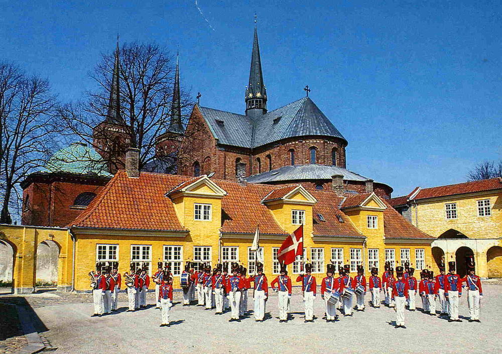 Roskildehagen ved det kongelige paleet og domkirken Telvad