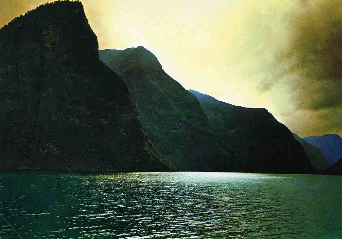 Sogn Nærøyfjorden Beitelen st  1982 hermansverk