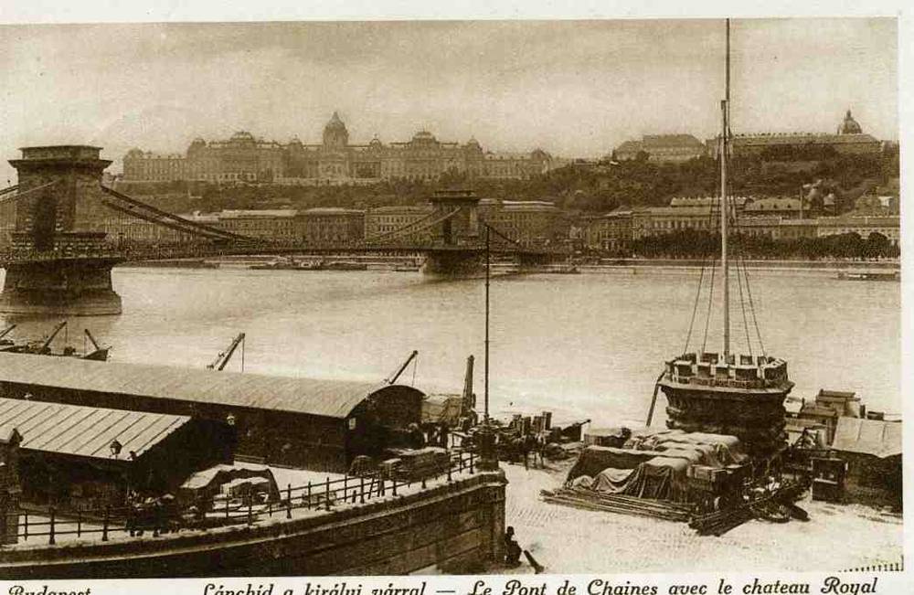 Budapest Lanchid a karalyi varral Le pont de Chaines avec le chateau Royal st Ungarn 1924 Divald 160