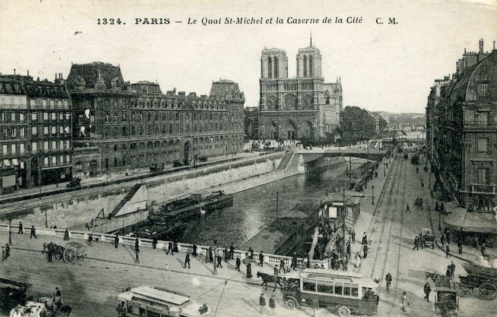 1324 Paris St Michel Caserna de la Cite 1920