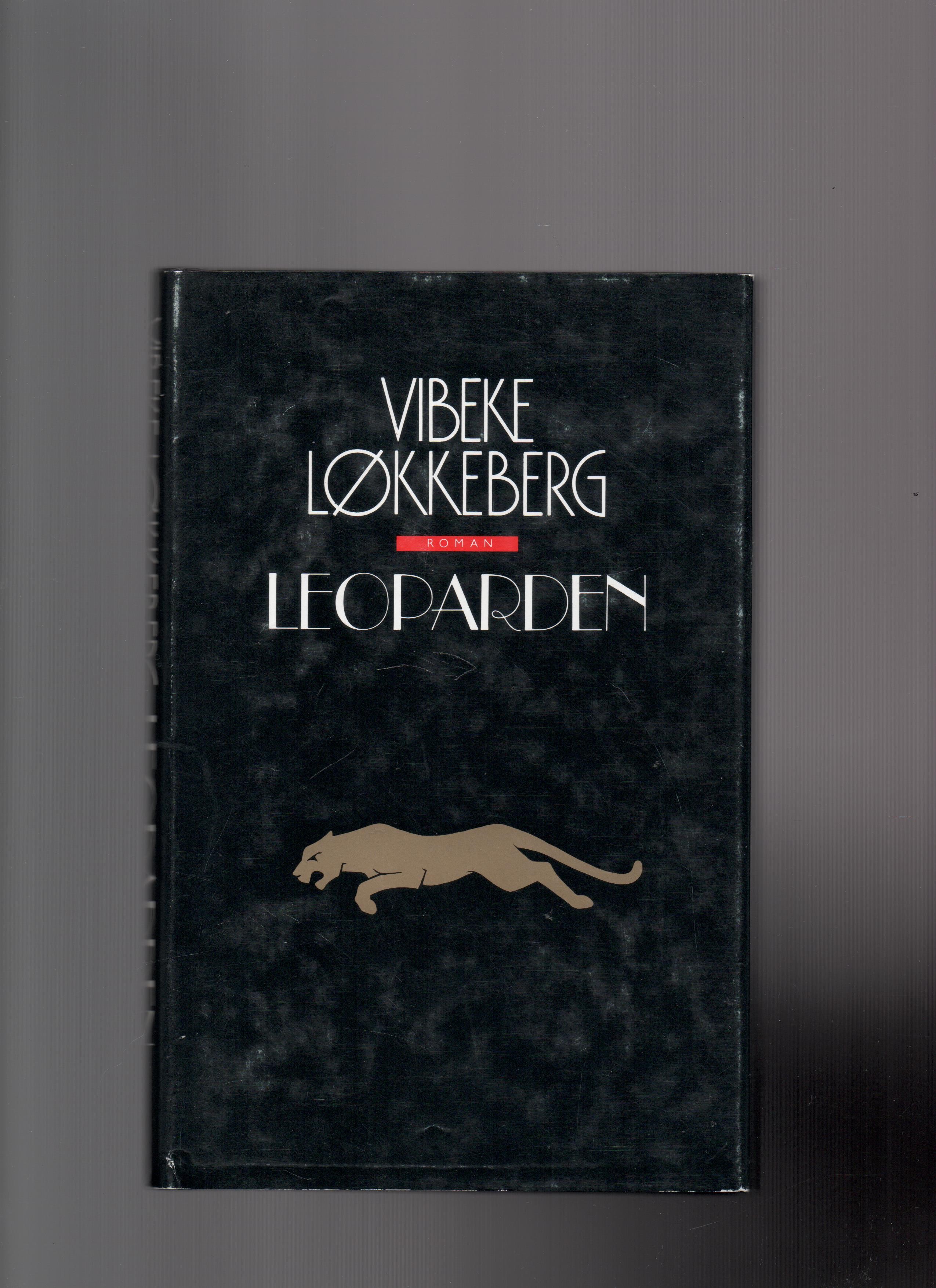 Leoparden, Vibeke Løkkeberg, Gyldendal 1989 Smussb. Pen O2 