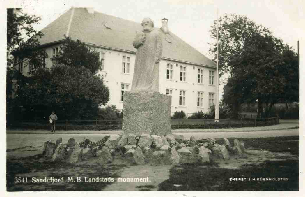 Sandefjord MB Landstads monument Kuhenh. 3541 st Vestbanernes 1931