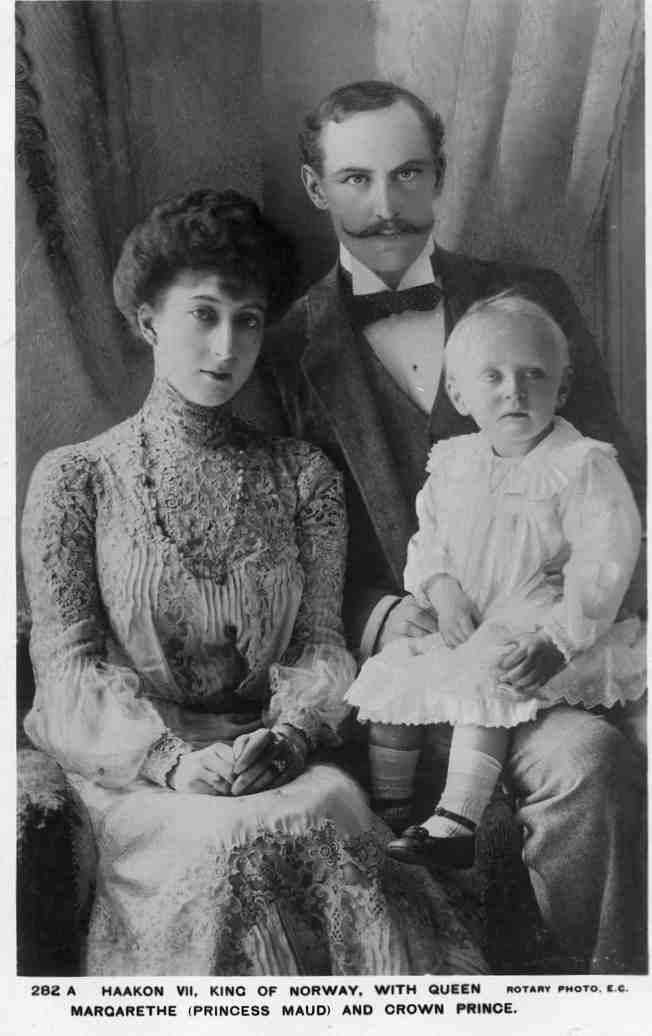282 A Haakon VII med Margrethe(prinsesse Maud) og kronprins Rotary EC