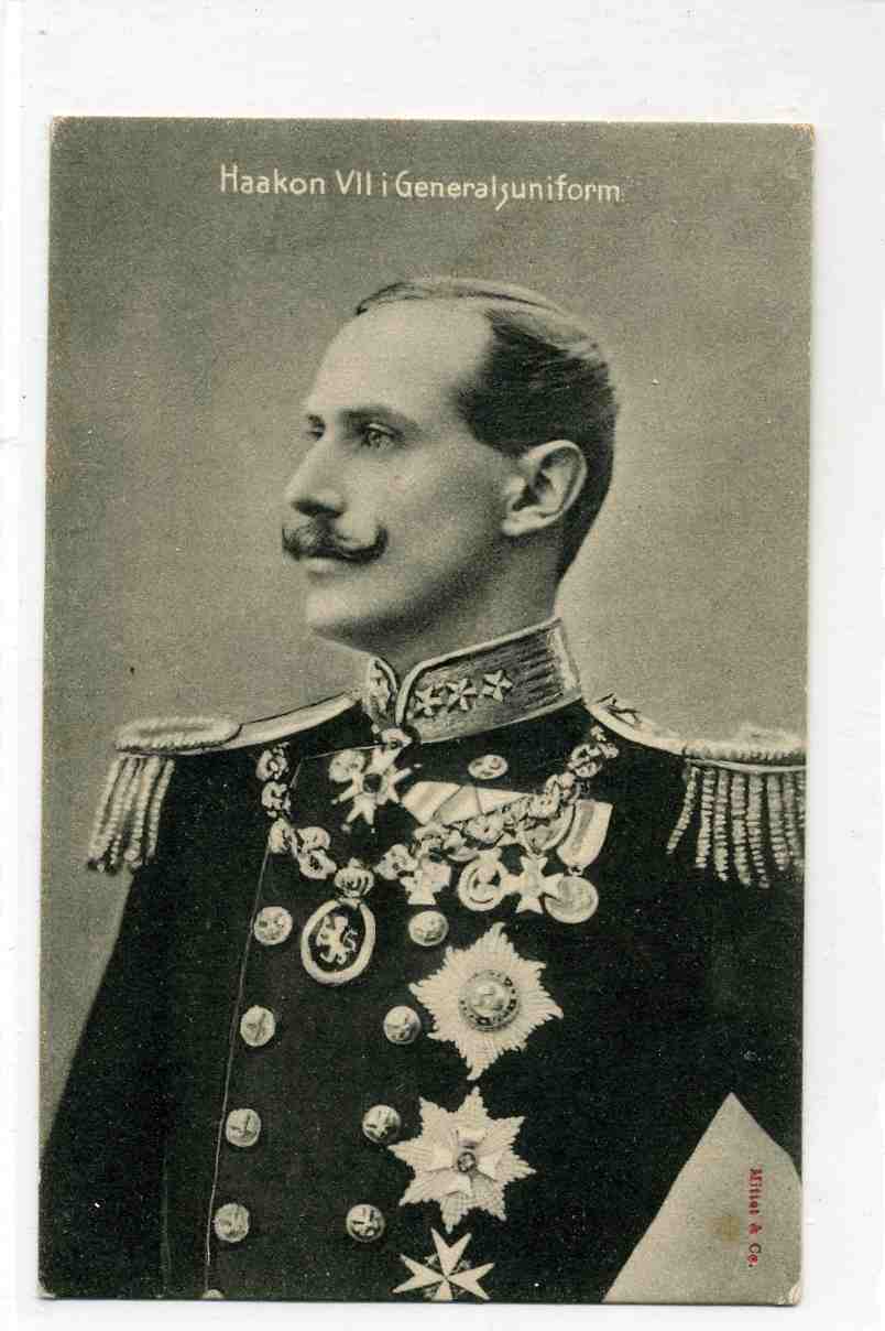 Håkon VII i generaluniform  Mittet st Helgeroen 1903