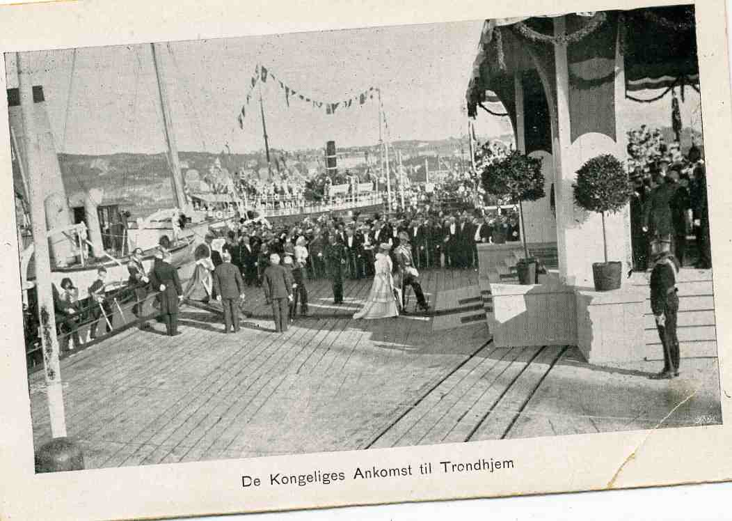 De kongeliges ankomst til Trondhjem John Fredrikson eft.1906 Rift