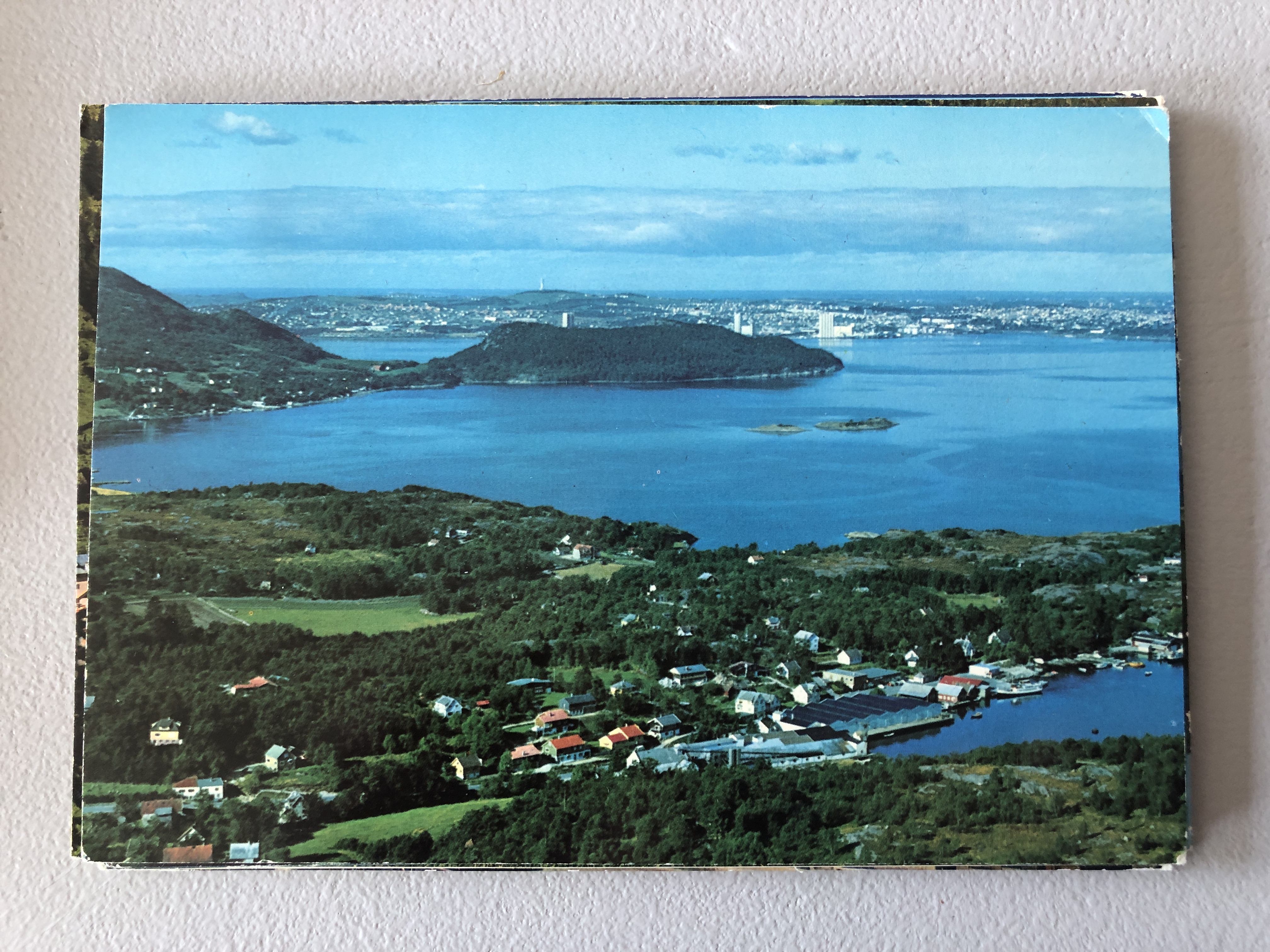Hommersåk med Stavanger, 4214, 1977, Norsk fly og flyfoto A/S