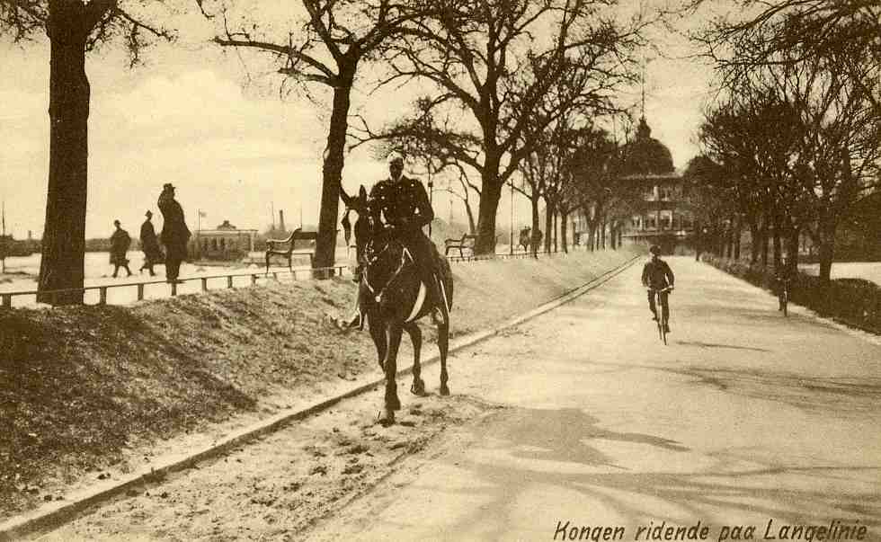 Kongen ridende på Langelinie Dansk reklameforl.