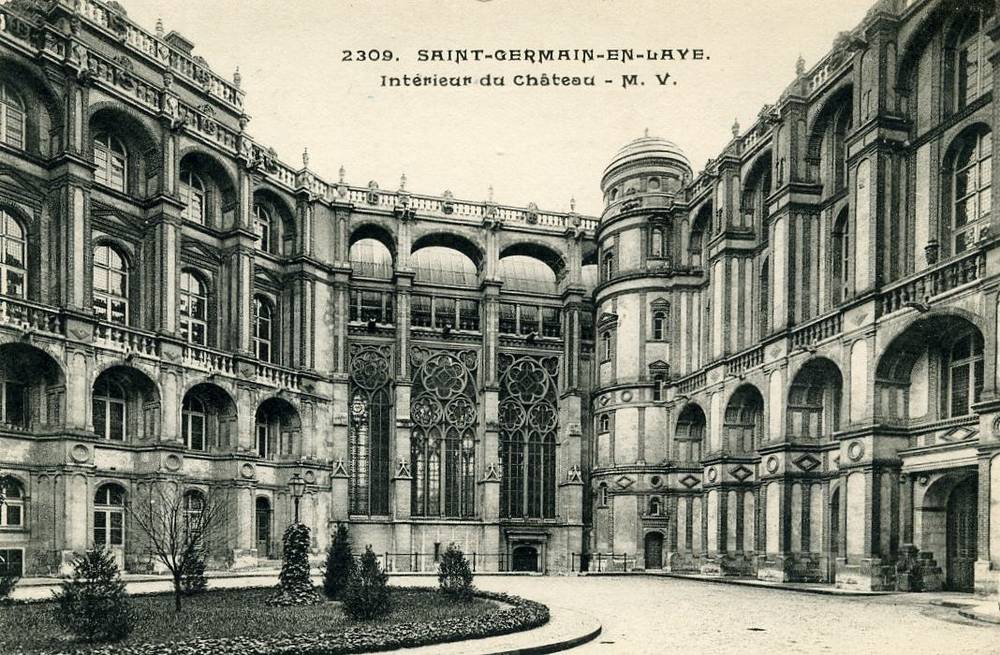 2309 Saint Germain en Laye Interieur du Chateau  Volpine